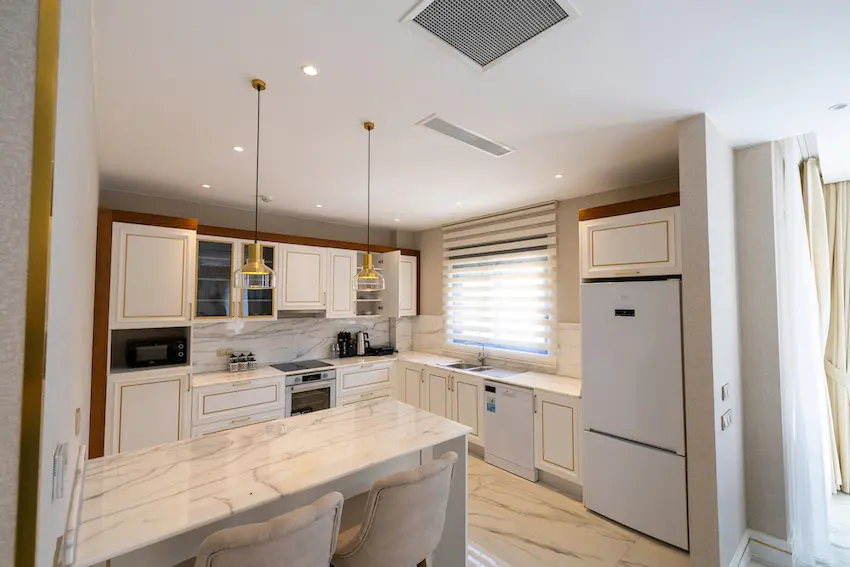 Fitted kitchen